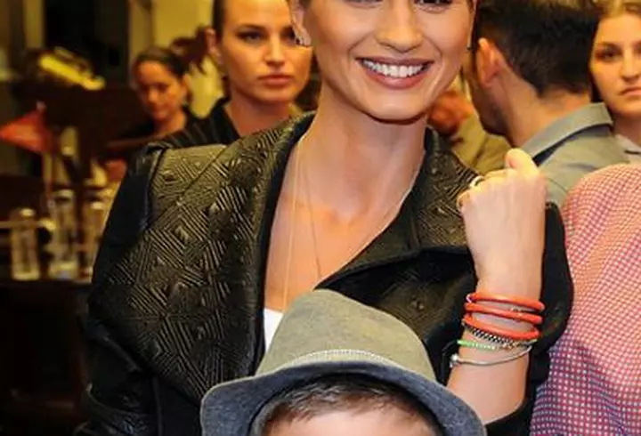 Anca Lungu încă o alăptează pe Natalia