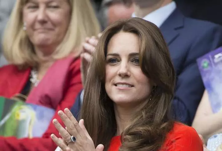 Andreea Ibacka – Cum prepară în casă loţiunea tonica cu aloe vera şi trandafir