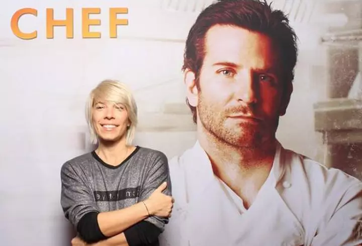 Benedict Cumberbatch – Decorat de Regină sub privirile pline de admiraţie ale soţiei lui