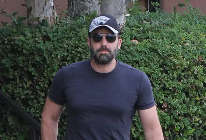 Jojo - Apariţie senzuală într-o little black dress