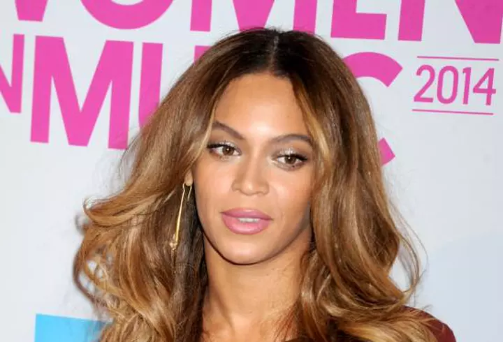 George şi Amal Clooney au adoptat un câine