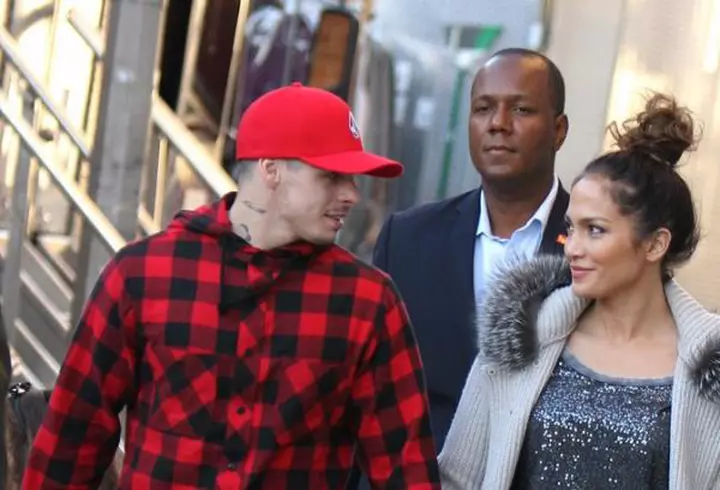 Jojo - Apariţie senzuală într-o little black dress