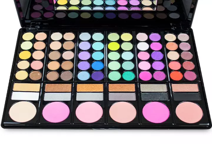 O lună specială cu GLAMOUR de februarie