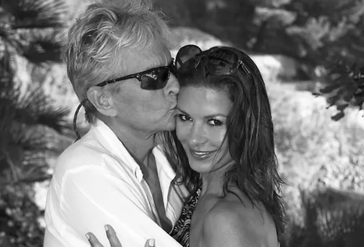 La mulţi ani, România! Iată cum au sărbătorit vedetele Ziua Naţională!