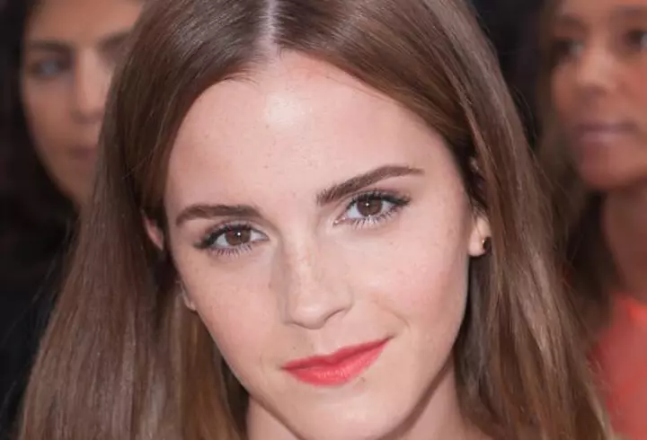 Andreea Ibacka – Cum prepară în casă loţiunea tonica cu aloe vera şi trandafir