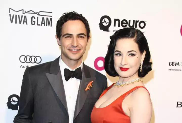 Vedete la premiera filmului „Alice în Ţara Oglinzilor”