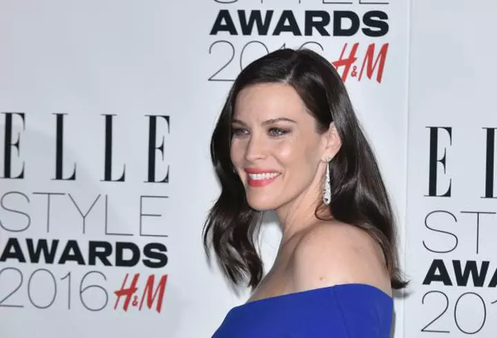 Blake Lively – O mămică stylish. În 3 ţinute perfecte la New York