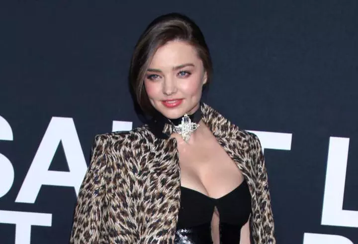 Kim Kardashian a publicat, în sfârşit, prima fotografie cu Saint West!