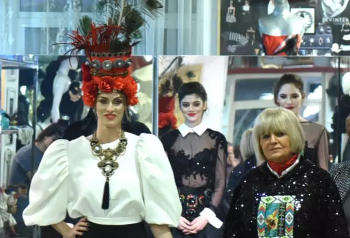 Vedete la premiera filmului „Alice în Ţara Oglinzilor”