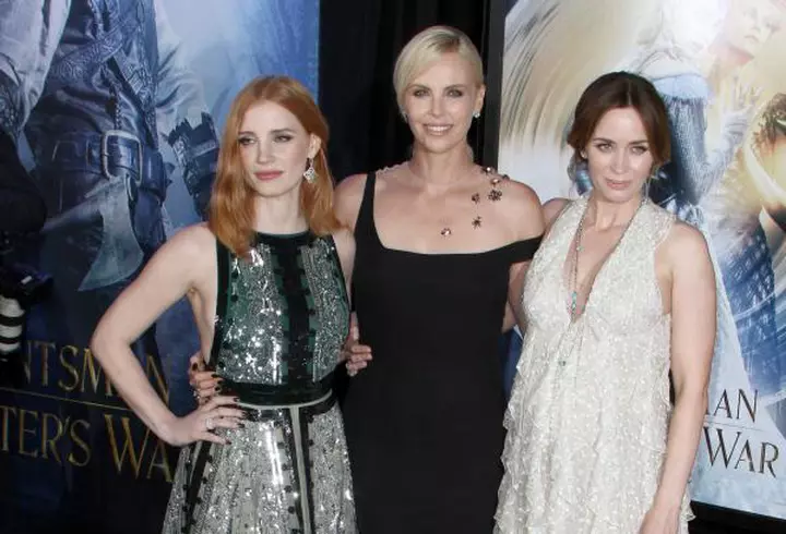 Vedete la premiera filmului „Alice în Ţara Oglinzilor”