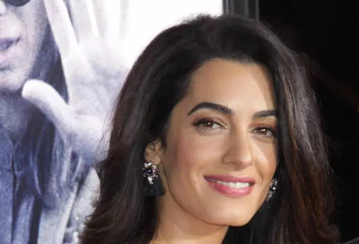 Andreea Ibacka – Cum prepară în casă loţiunea tonica cu aloe vera şi trandafir