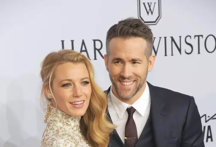 Adela Popescu vorbeşte despre naştere şi numele băieţelului ei