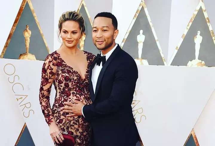 Prinţul George – Fotografie de familie alături de Regina Elisabeta a II-a, Prinţul Charles şi Prinţul William