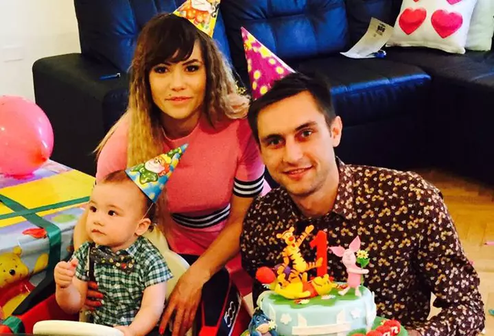 Cum a evoluat modul vedetelor de a-şi face selfie