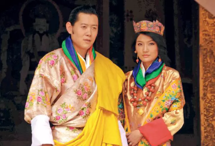 Cum a evoluat modul vedetelor de a-şi face selfie