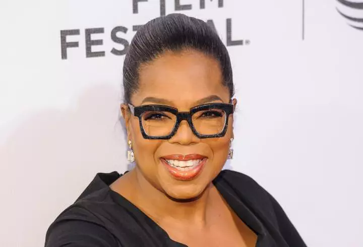 Adela Popescu a născut un băieţel de nota 10