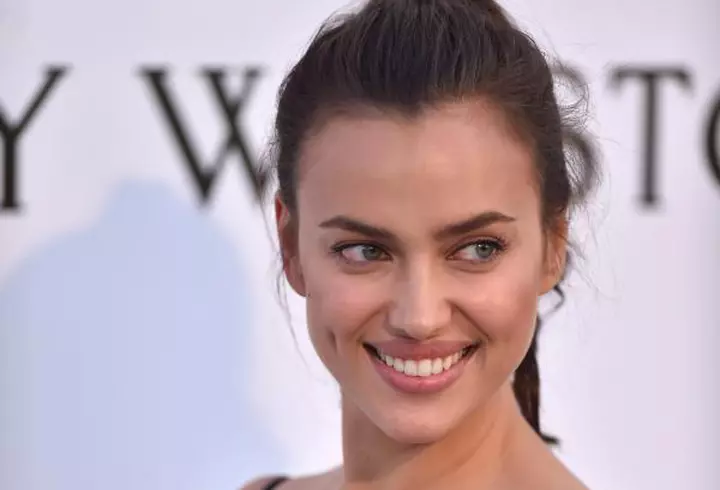 Adela Popescu, cu breton. Cum explică această schimbare de look