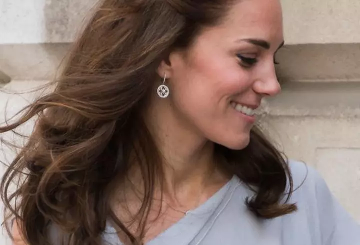 Blake Lively – O mămică stylish. În 3 ţinute perfecte la New York