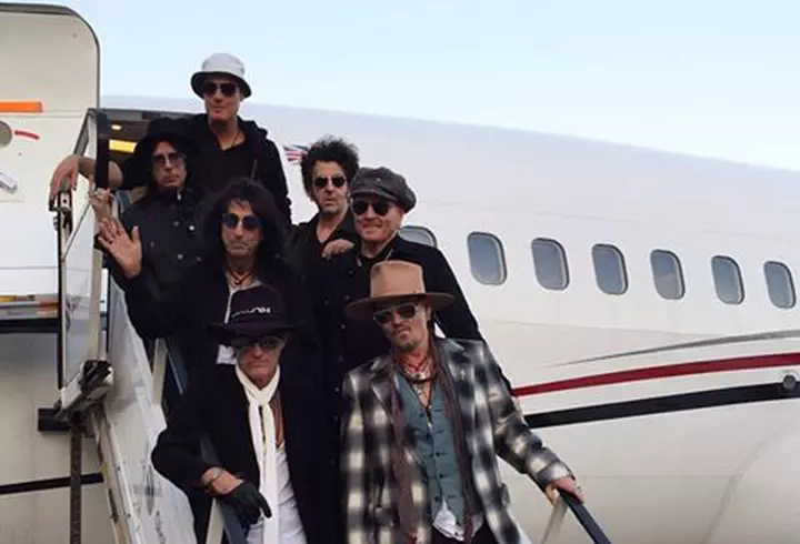 Adela Popescu a născut un băieţel de nota 10