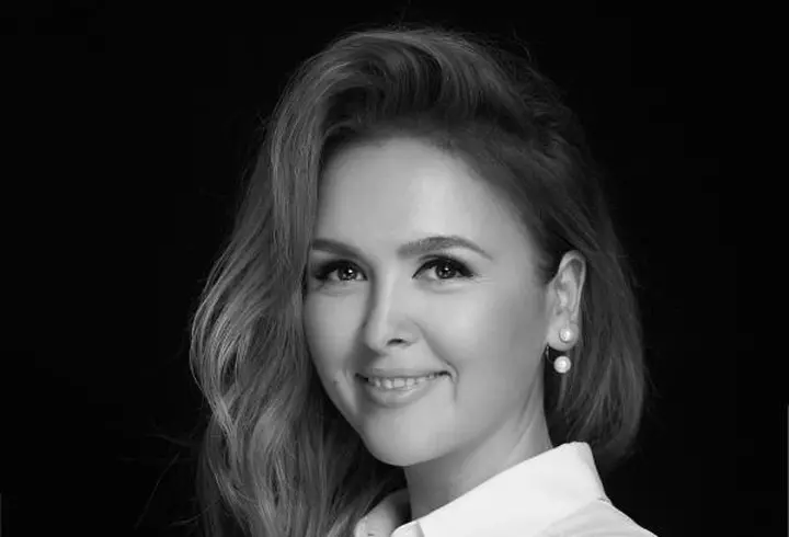 Adela Popescu, cu breton. Cum explică această schimbare de look