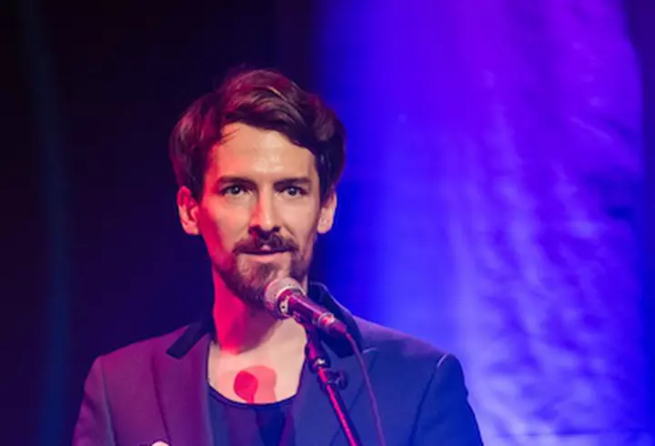 Adela Popescu a născut un băieţel de nota 10