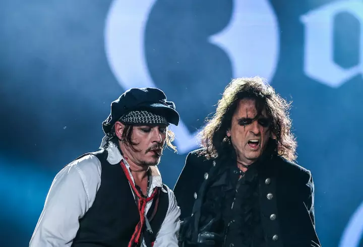 Adela Popescu a născut un băieţel de nota 10