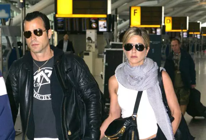 Adela Popescu a născut un băieţel de nota 10