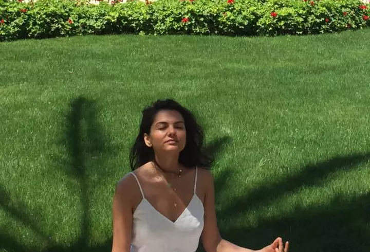 Adela Popescu, cu breton. Cum explică această schimbare de look