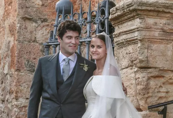 Adela Popescu a născut un băieţel de nota 10