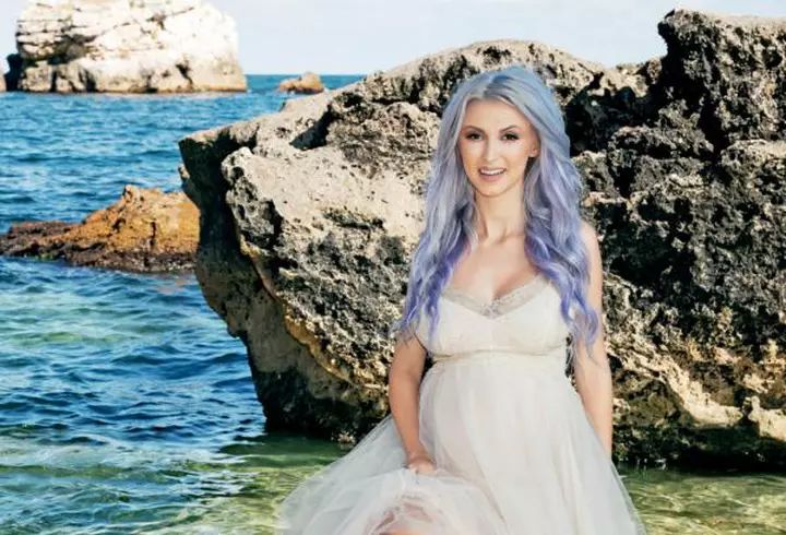 Cum a evoluat modul vedetelor de a-şi face selfie