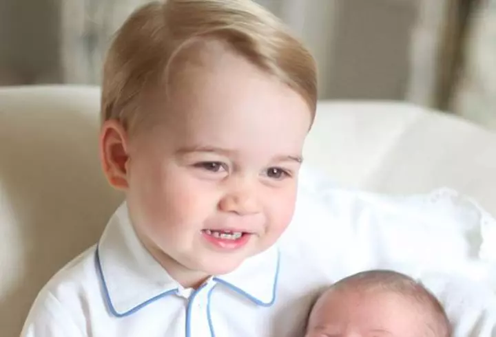 Au apărut primele fotografii oficiale cu Prințul Harry și Meghan Markle