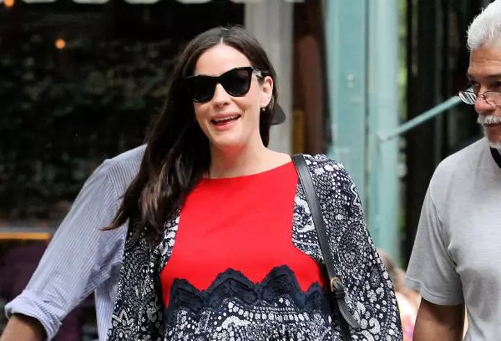 Cât de bine arată Giulia după două sarcini!