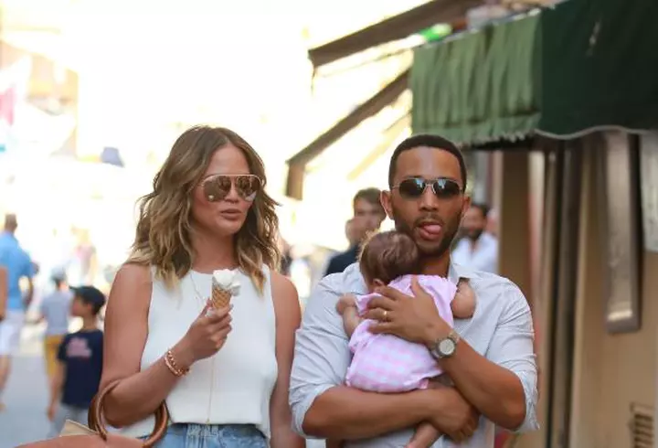 Robbie Williams şi Ayda Field au sărbătorit 6 ani de căsătorie