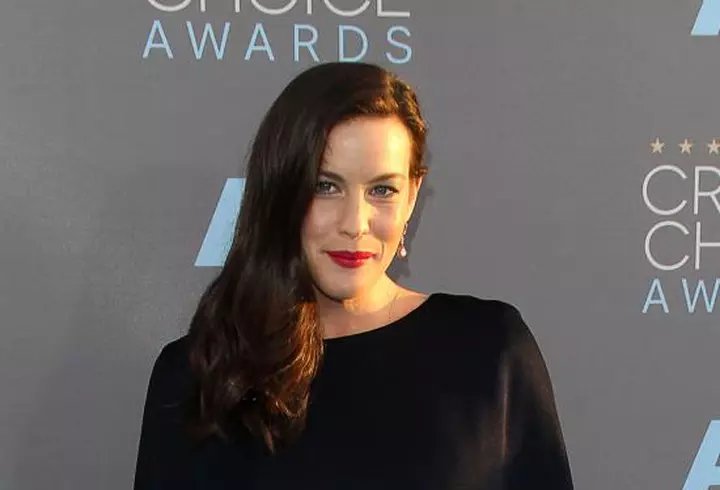 Cât de bine arată Giulia după două sarcini!