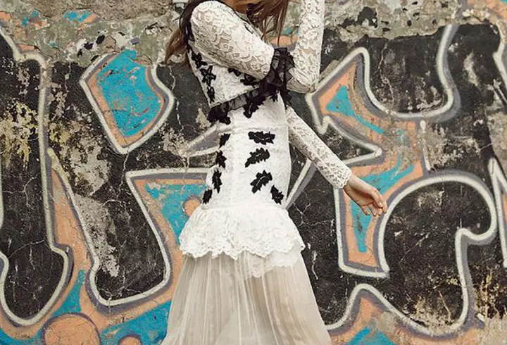 Cum a evoluat modul vedetelor de a-şi face selfie