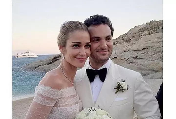 Cât de bine arată Giulia după două sarcini!