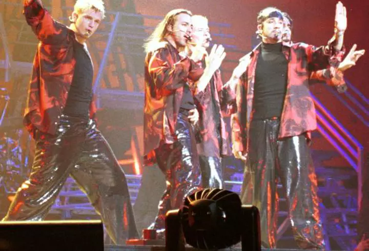 Lora si Connect-R prezintă premiile industriei muzicale româneşti - VIDEO