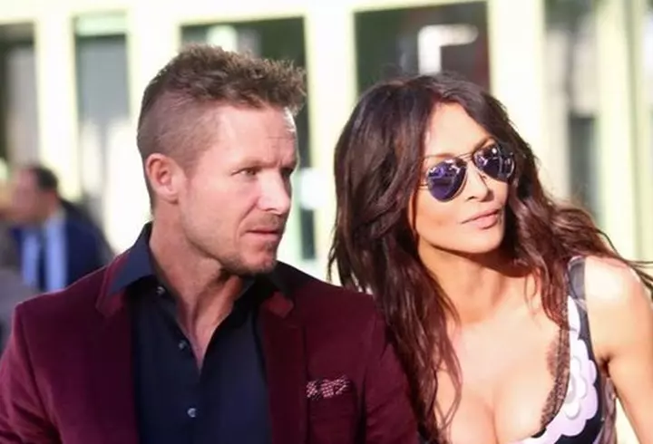 Lora si Connect-R prezintă premiile industriei muzicale româneşti - VIDEO