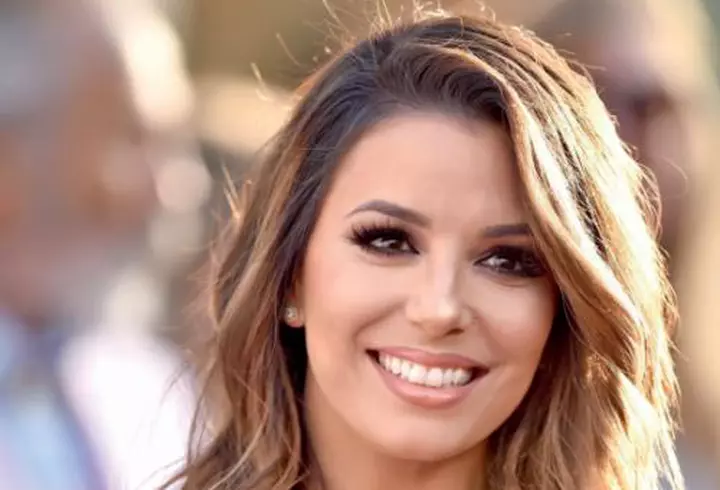 Adela Popescu, cu breton. Cum explică această schimbare de look