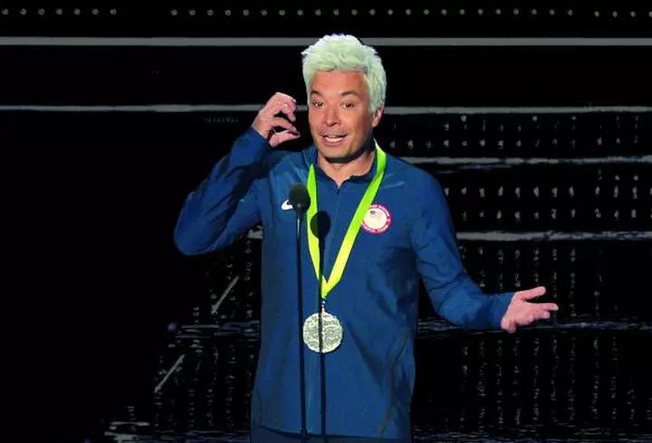 Adele – De Crăciun bat clopote de nuntă