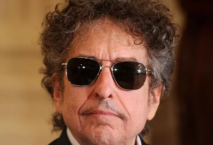 Maddox, fiul lui Brad Pitt, refuză să-și vadă tatăl!