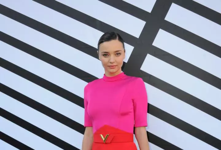 Vedetele s-au întrecut în eleganţă la Muzeul Național de Artă al României