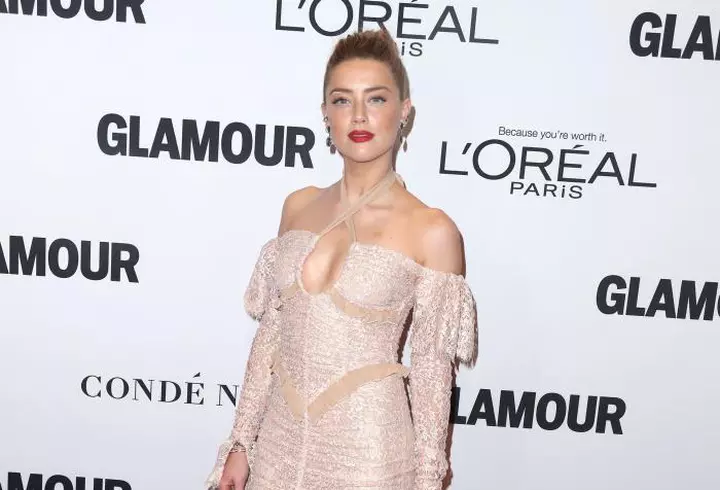 În spatele măștilor se ascund inimi