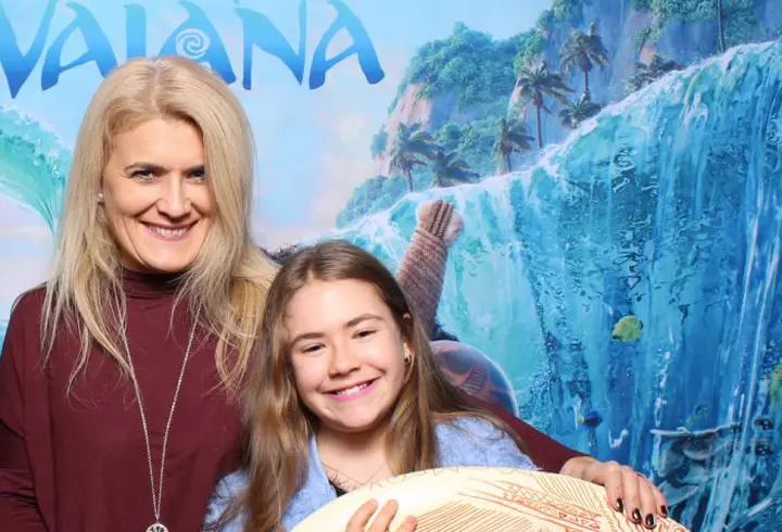 Alec Baldwin – Împreună cu adorabila lui familie la premiera filmului „Boss Baby”