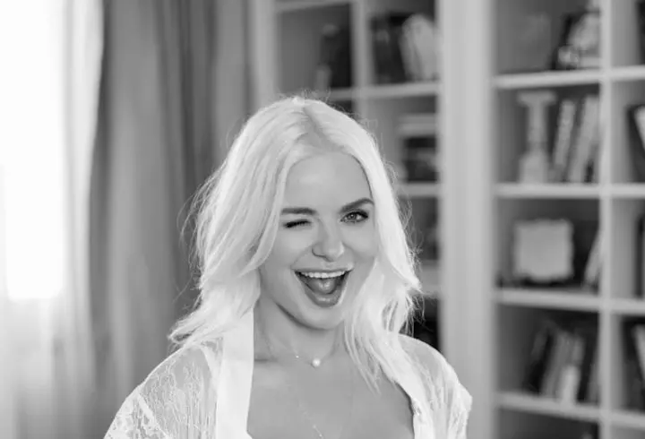 În spatele măștilor se ascund inimi