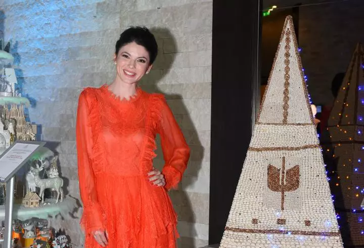 5 paşi simpli să te transformi într-o femeie fatală de Valentine’s Day