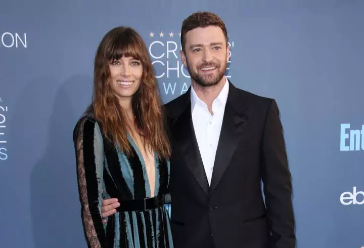 Alec Baldwin – Împreună cu adorabila lui familie la premiera filmului „Boss Baby”