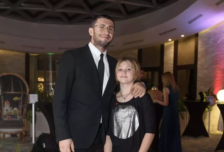 Alec Baldwin – Împreună cu adorabila lui familie la premiera filmului „Boss Baby”