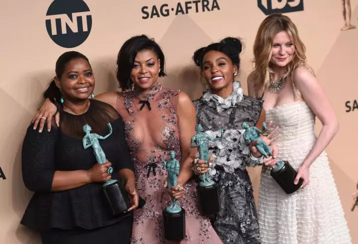 Bătaie cu frișcă între vedete la „Neatza cu Răzvan și Dani”