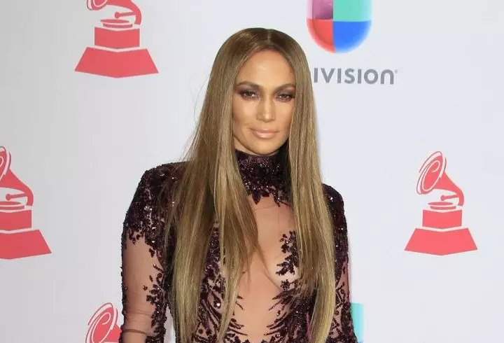 Bătaie cu frișcă între vedete la „Neatza cu Răzvan și Dani”